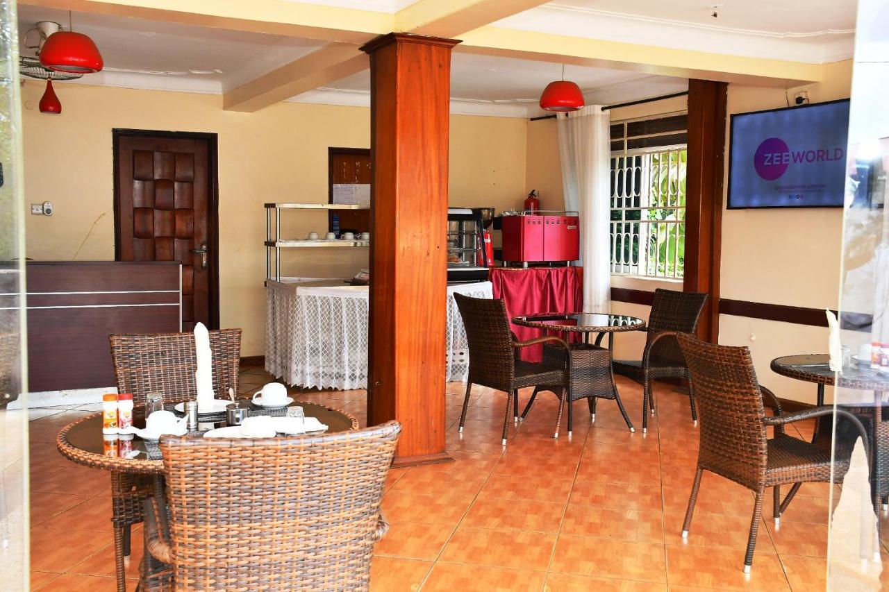 Florida Hotel Zaana Kampala Exteriör bild